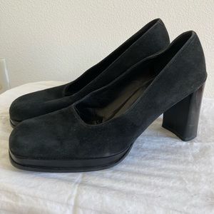 CALVIN KLEIN BLACK SUEDE PLATFORM PUMPS SIZE 9.5